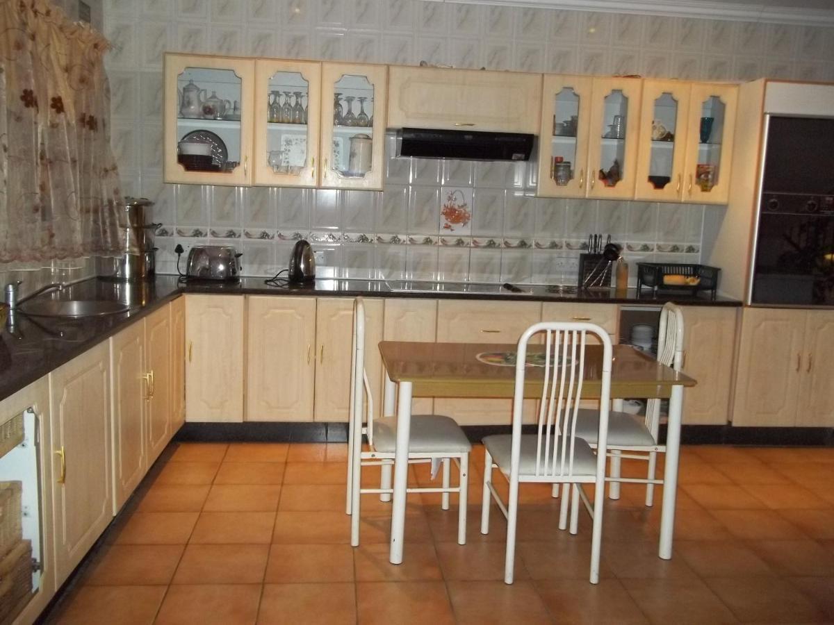 גאבורון Carlcyn Homestay מראה חיצוני תמונה