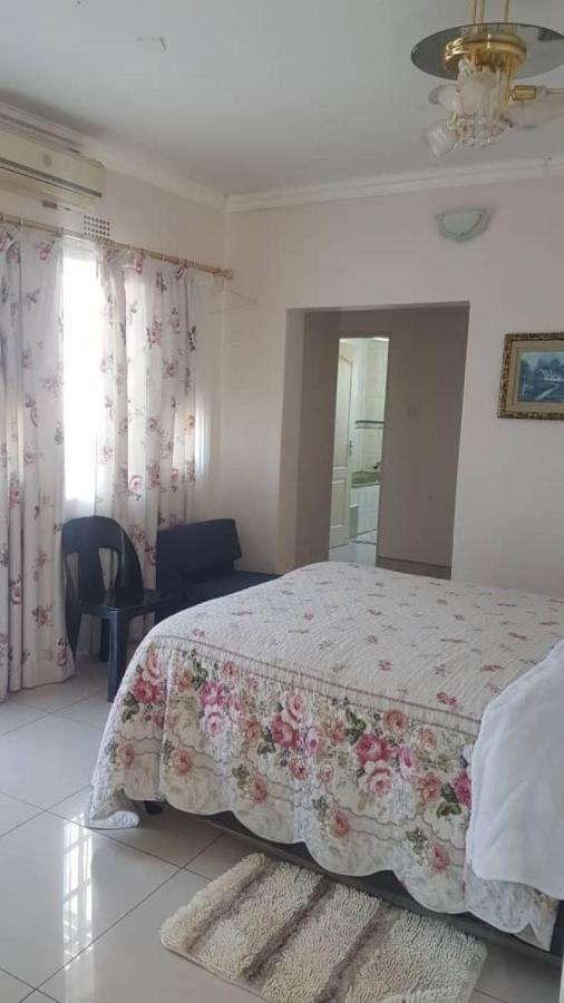 גאבורון Carlcyn Homestay מראה חיצוני תמונה