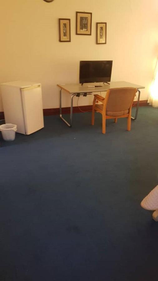 גאבורון Carlcyn Homestay מראה חיצוני תמונה